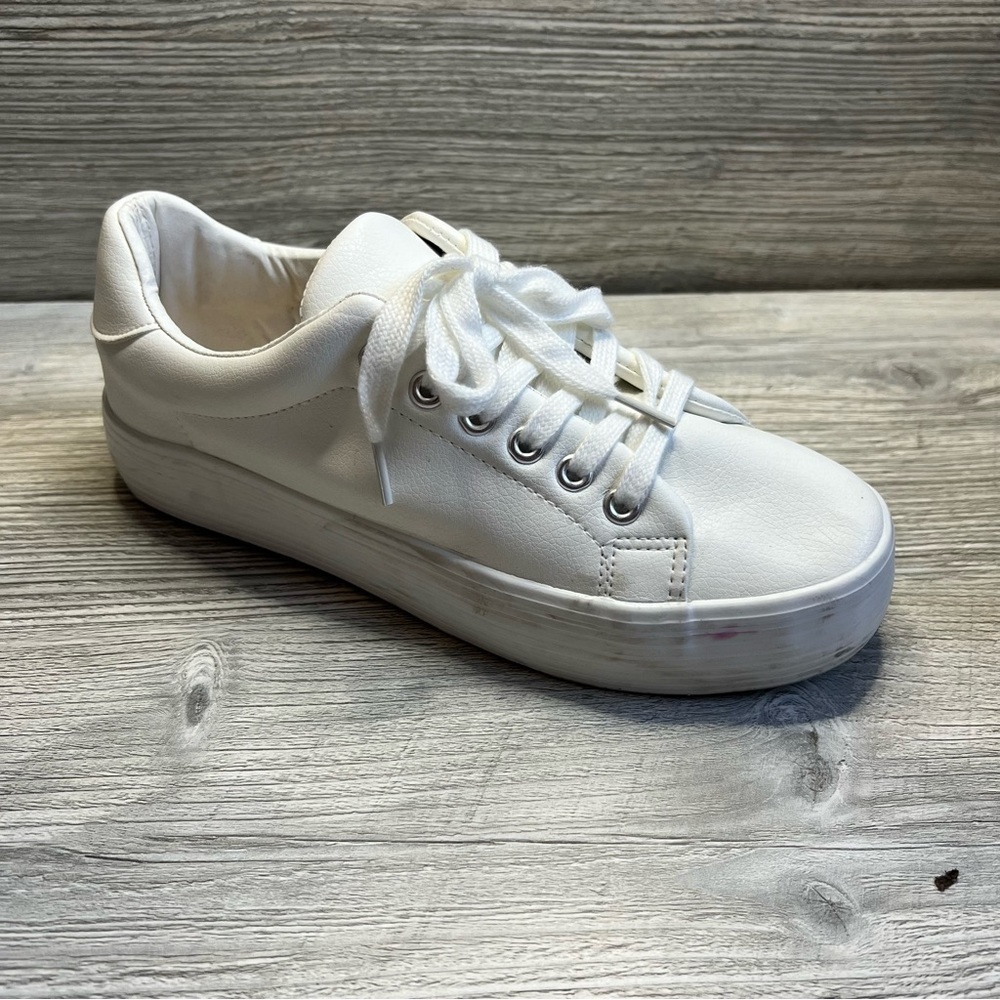 London Rebel white lace up sneakers size US 7